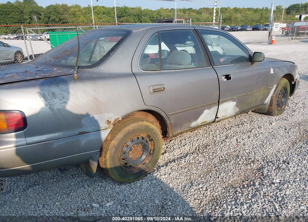1993 TOYOTA CAMRY LE VIN: 4T1SK12E8PU315001