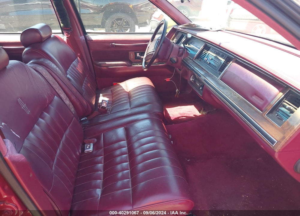 1991 LINCOLN TOWN CAR EXECUTIVE VIN: 1LNCM81W5MY681875