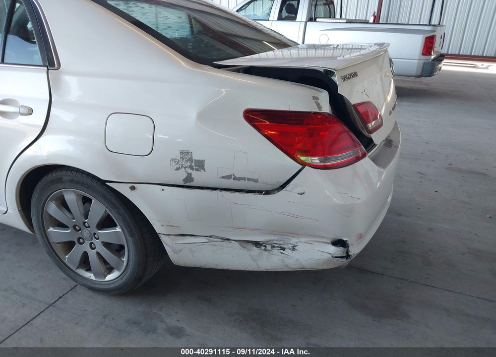 2005 TOYOTA AVALON TOURING VIN: 4T1BK36BX5U022452