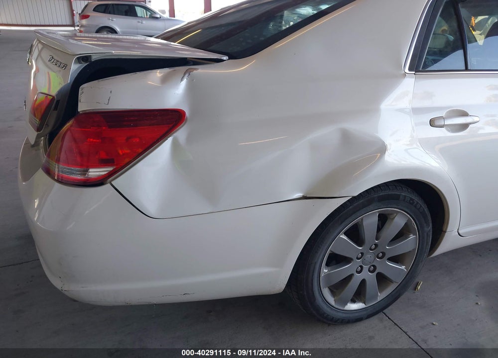 2005 TOYOTA AVALON TOURING VIN: 4T1BK36BX5U022452