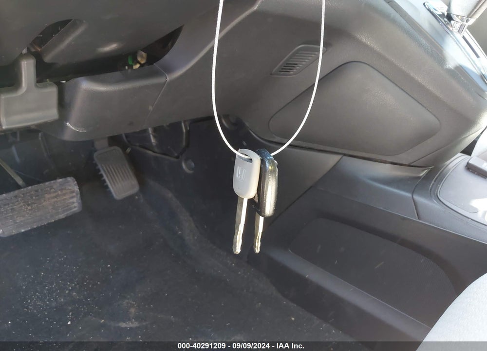 2015 HONDA CR-V LX VIN: 5J6RM4H30FL098028