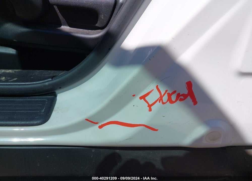 2015 HONDA CR-V LX VIN: 5J6RM4H30FL098028