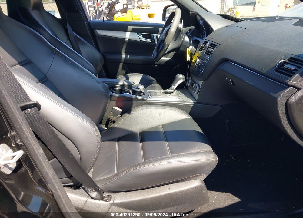 2009 MERCEDES-BENZ C 63 AMG VIN: WDDGF77XX9F327675