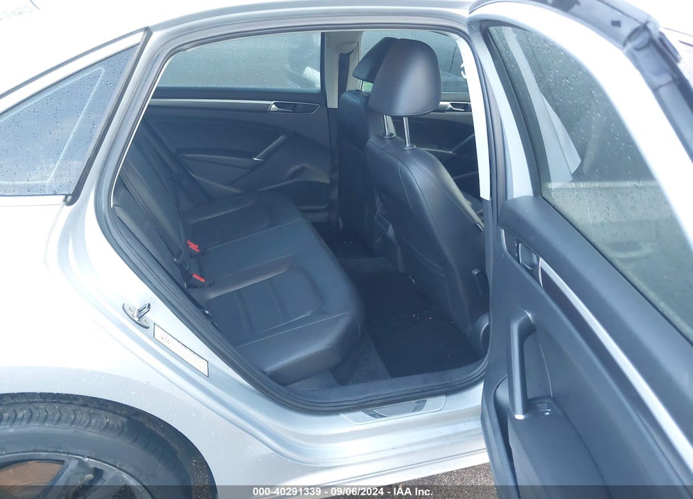 2017 VOLKSWAGEN PASSAT 1.8T R-LINE VIN: 1VWDT7A36HC053240