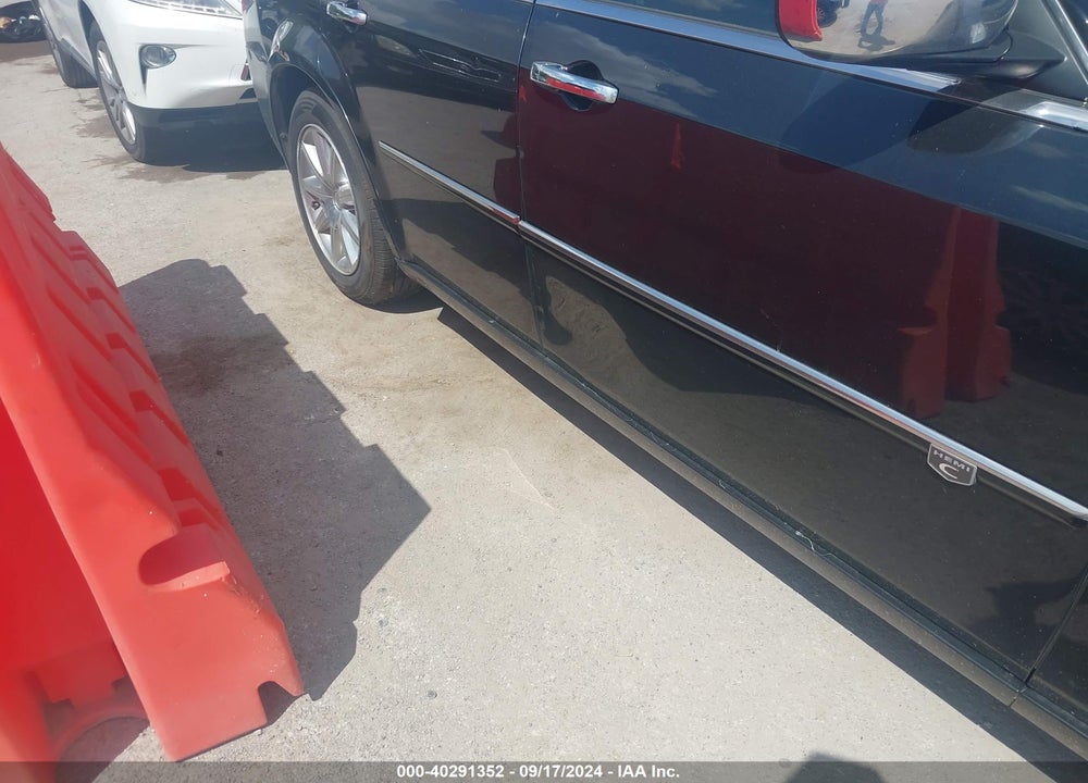 2008 CHRYSLER 300C HEMI VIN: 2C3LA63H08H238490