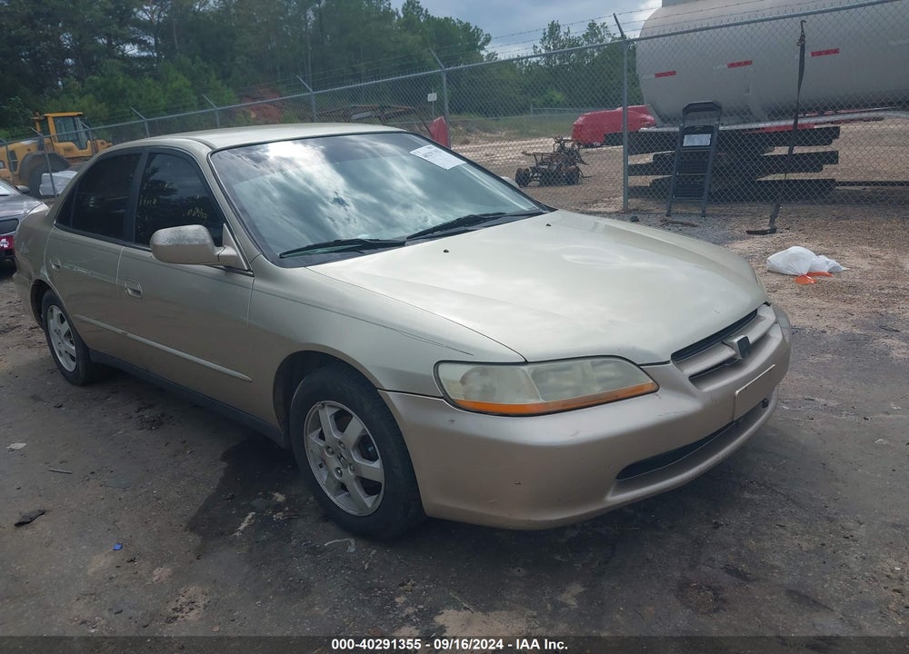 2000 HONDA ACCORD 2.3 SE VIN: JHMCG5671YC008935