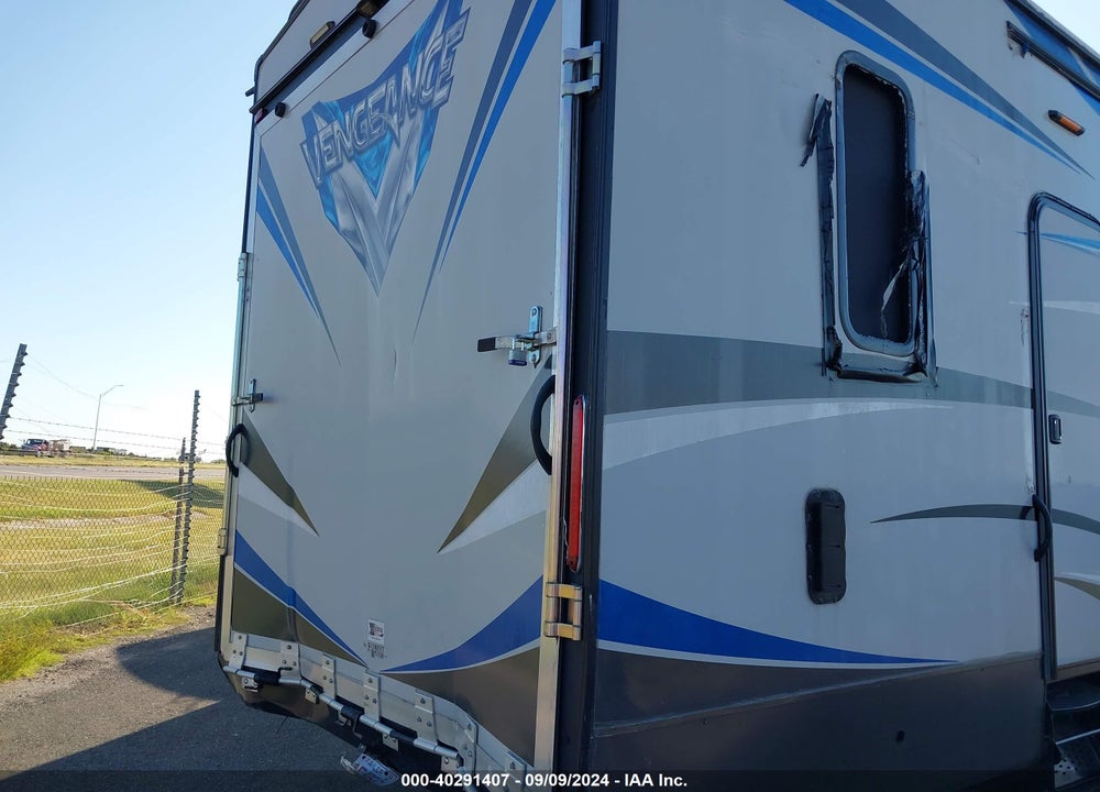 2018 FOREST RIVER VENGEANCE TOY HAULER VIN: 4X4FVGH22JR501988