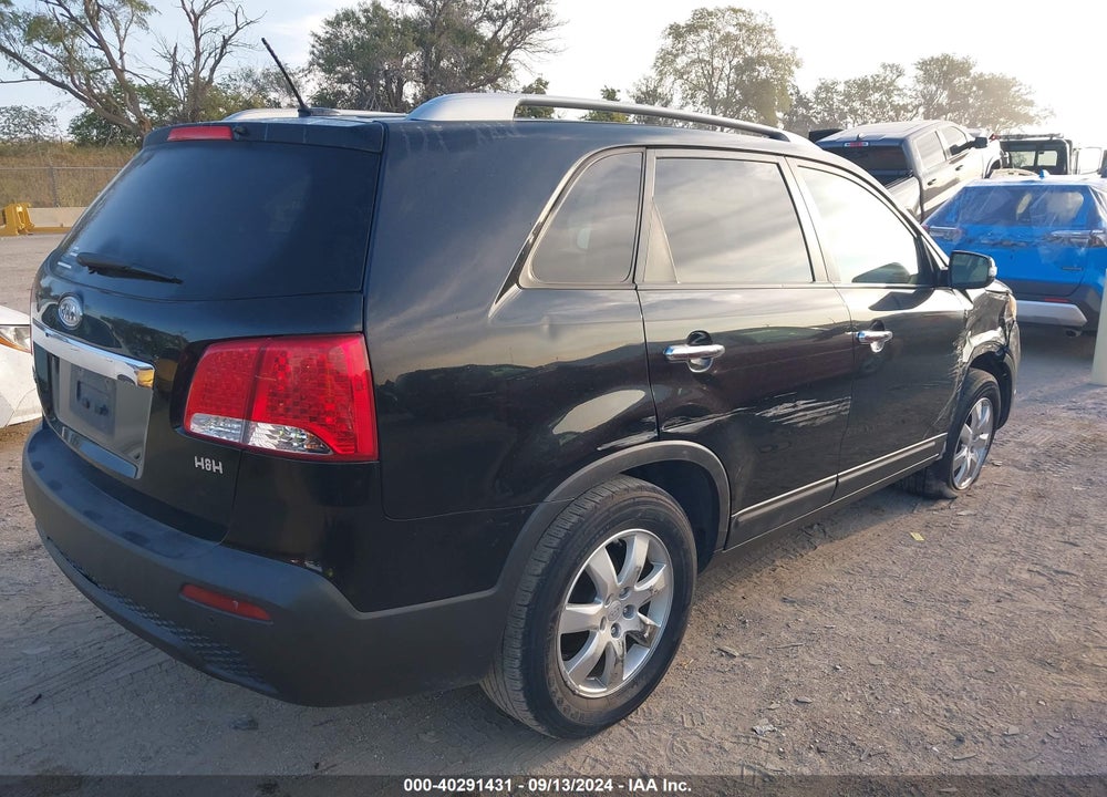 2011 KIA SORENTO LX VIN: 5XYKT4A16BG178751