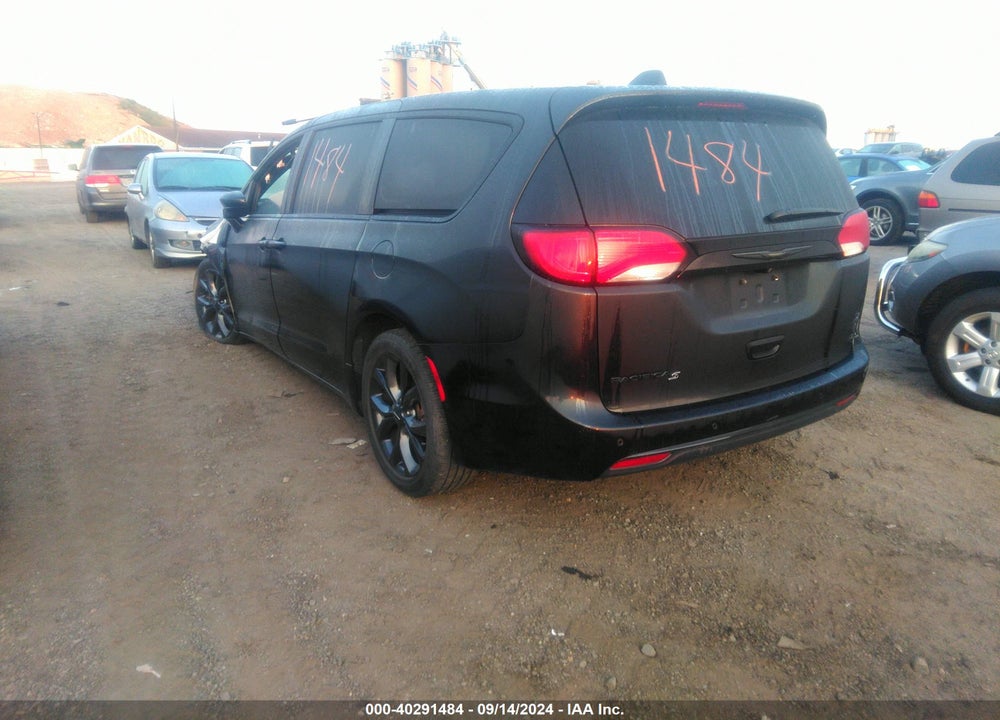 2020 CHRYSLER PACIFICA TOURING VIN: 2C4RC1FGXLR111092