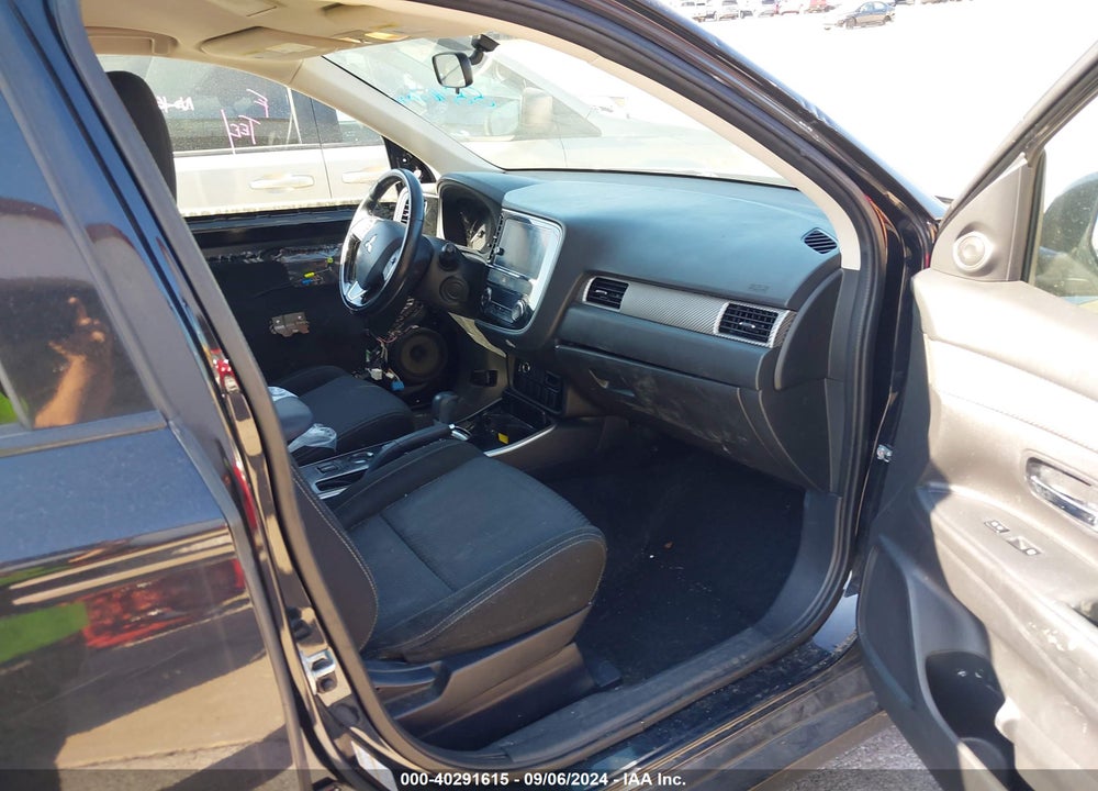 2018 MITSUBISHI OUTLANDER SE VIN: JA4AD3A33JJ001720