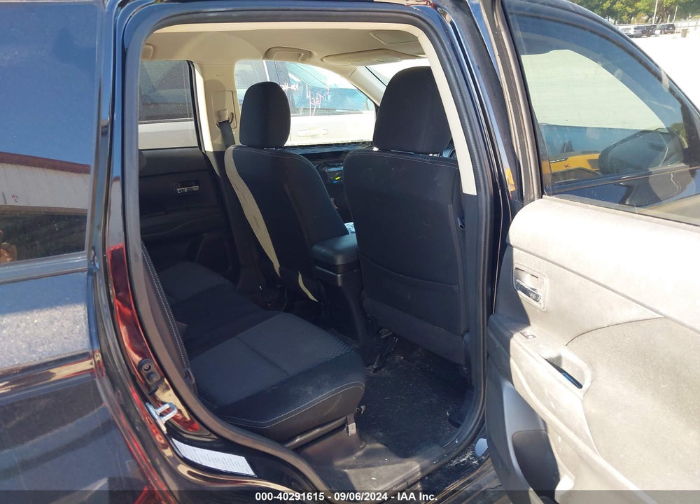 2018 MITSUBISHI OUTLANDER SE VIN: JA4AD3A33JJ001720