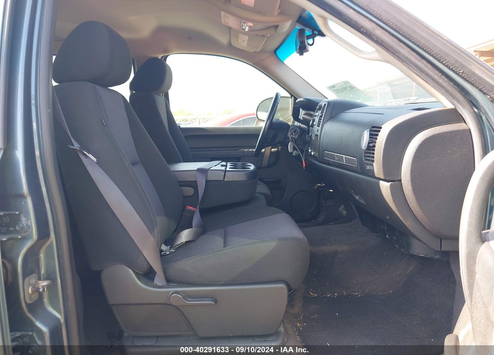 2011 CHEVROLET SILVERADO 1500 LT VIN: 3GCPKSE3XBG203001