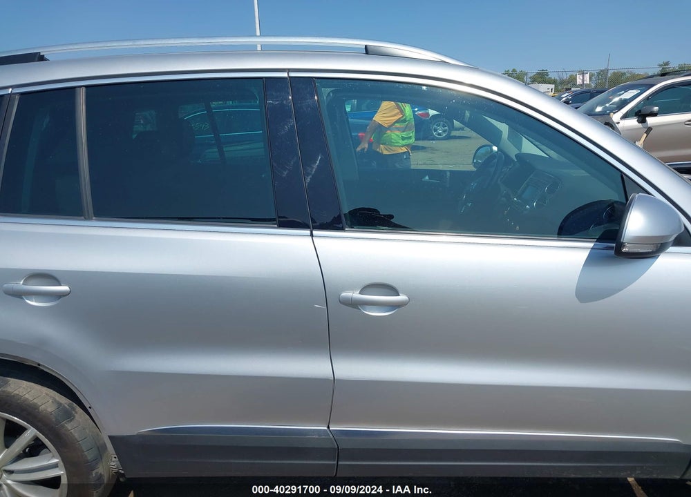 2013 VOLKSWAGEN TIGUAN SE VIN: WVGAV3AX5DW623924