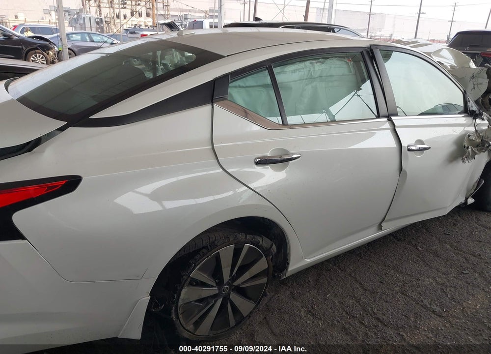 2022 NISSAN ALTIMA SV FWD VIN: 1N4BL4DV3NN409221