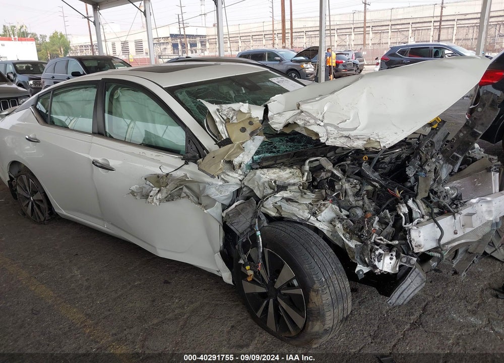 2022 NISSAN ALTIMA SV FWD VIN: 1N4BL4DV3NN409221