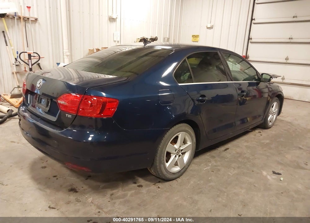 2014 VOLKSWAGEN JETTA 2.0L TDI VIN: 3VWLL7AJ3EM434225