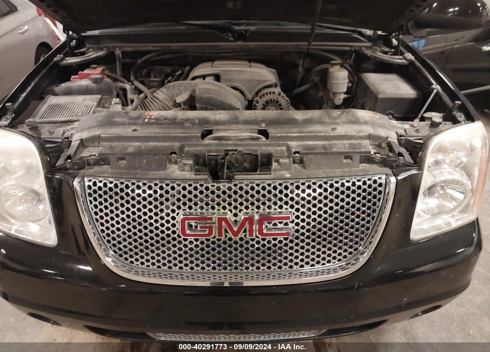 2012 GMC YUKON XL 1500 DENALI VIN: 1GKS2MEF7CR223342