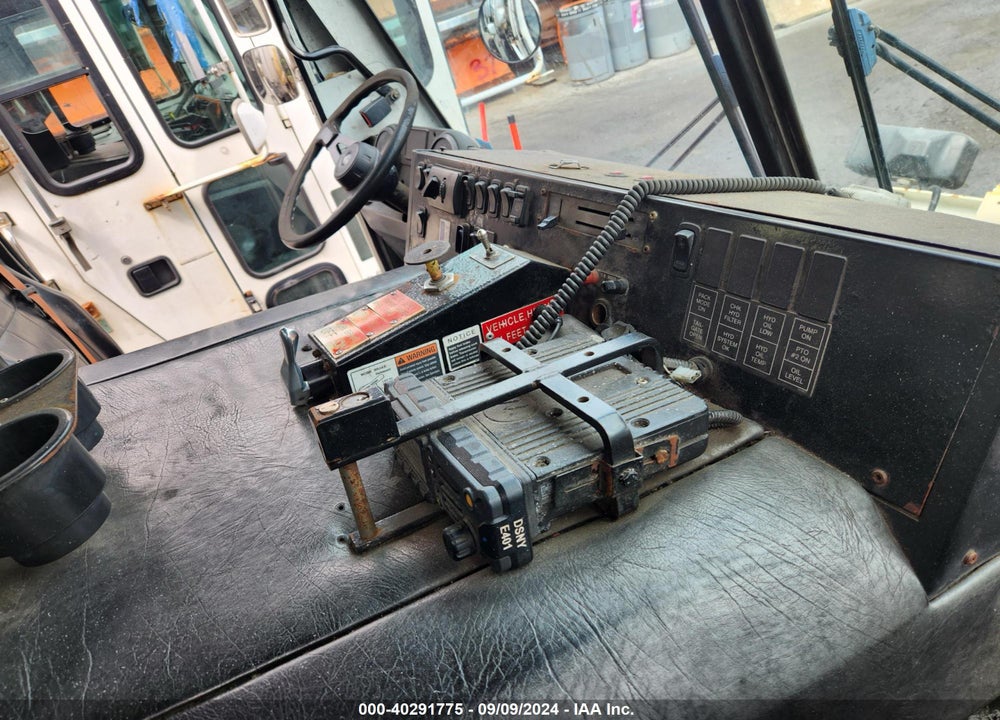 2016 MACK 600 LEU600 VIN: 1M2AU02C7GM010166
