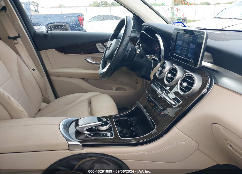 2017 MERCEDES-BENZ GLC 300 VIN: WDC0G4JBXHF124251