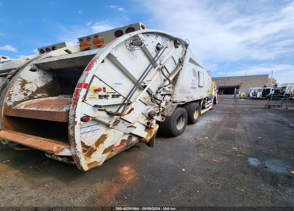 2016 MACK 600 LEU600 VIN: 1M2AU02C5GM010165