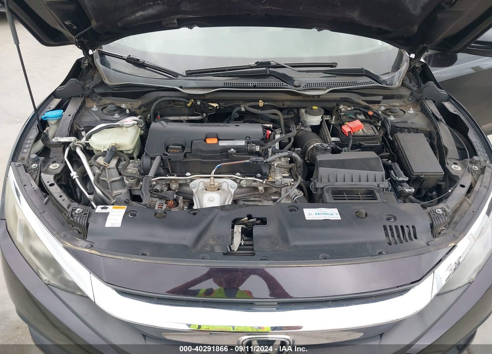 2018 HONDA CIVIC LX VIN: 19XFC2F59JE011930