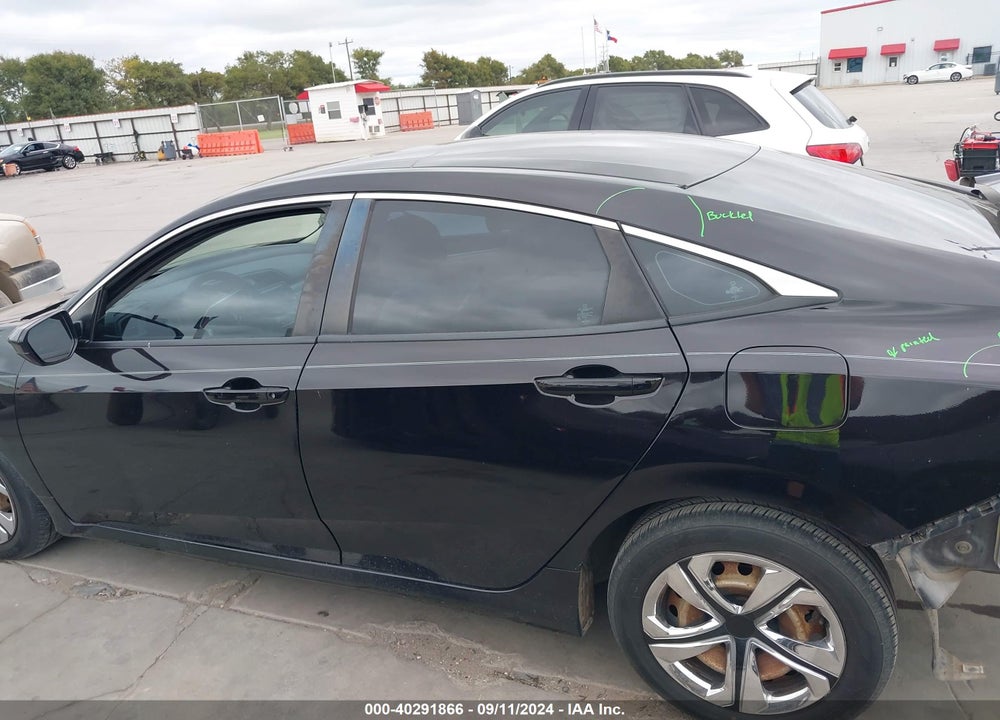 2018 HONDA CIVIC LX VIN: 19XFC2F59JE011930