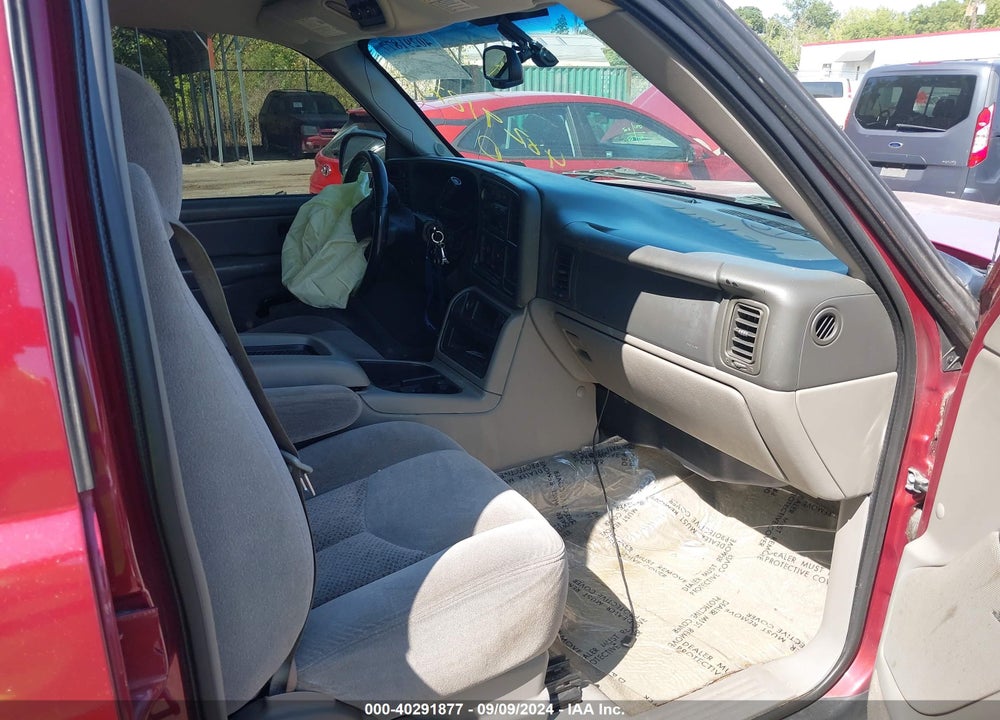 2005 CHEVROLET TAHOE LS VIN: 1GNEK13T55J191077