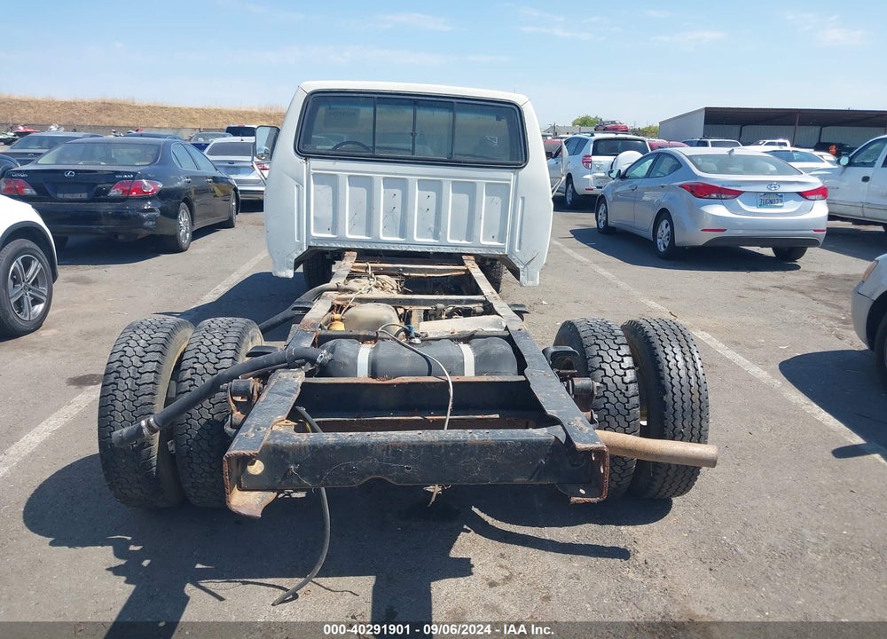 1987 FORD F350 VIN: 2FDKF37L2HCA32151