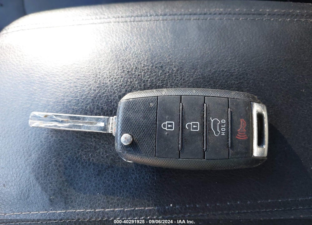2015 KIA SPORTAGE LX VIN: KNDPB3AC7F7702786