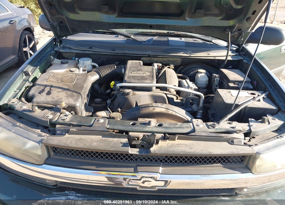 2005 CHEVROLET TRAILBLAZER LS VIN: 1GNDT13S452325443