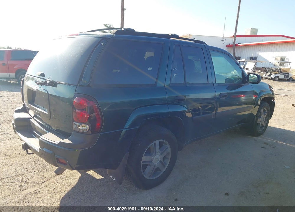 2005 CHEVROLET TRAILBLAZER LS VIN: 1GNDT13S452325443