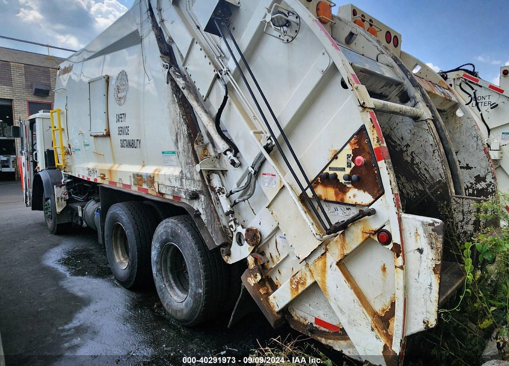 2015 MACK 600 LEU600 VIN: 1M2AU02C9FM009454