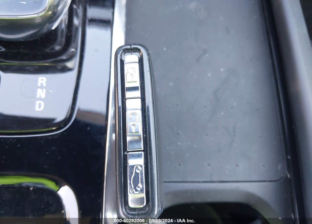 2022 VOLVO XC90 RECHARGE PLUG-IN HYBRID T8 INSCRIPTION 7 PASSENGER VIN: YV4BR0CLXN1816555