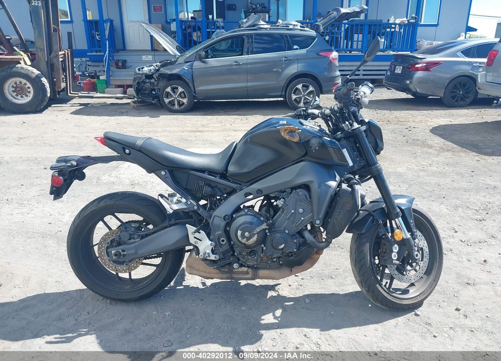 2022 YAMAHA MT09 VIN: JYARN71E4NA002746