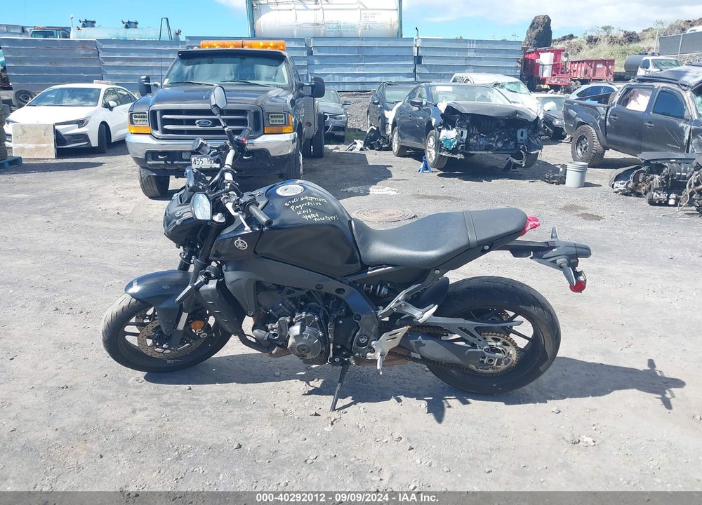 2022 YAMAHA MT09 VIN: JYARN71E4NA002746