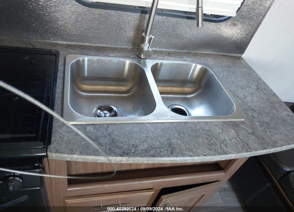 2018 HEARTLAND RV PIONEER VIN: 5SFPB2920JE367880