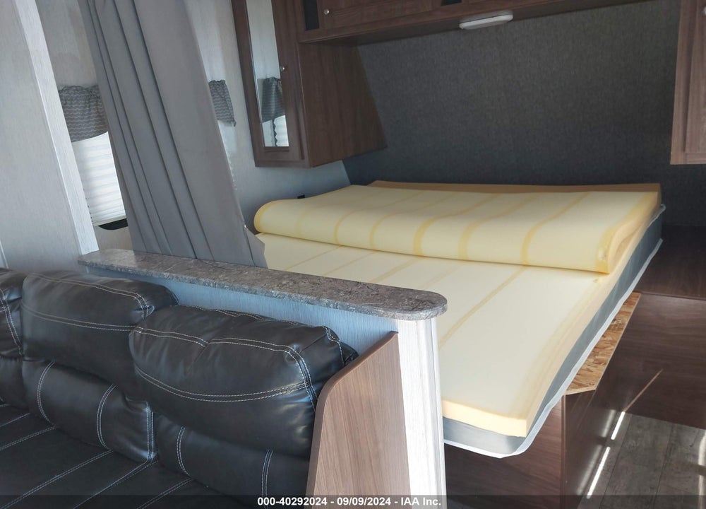 2018 HEARTLAND RV PIONEER VIN: 5SFPB2920JE367880