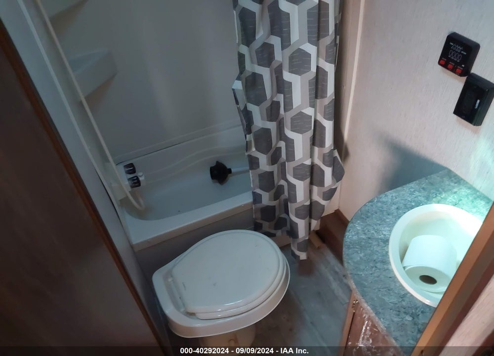 2018 HEARTLAND RV PIONEER VIN: 5SFPB2920JE367880