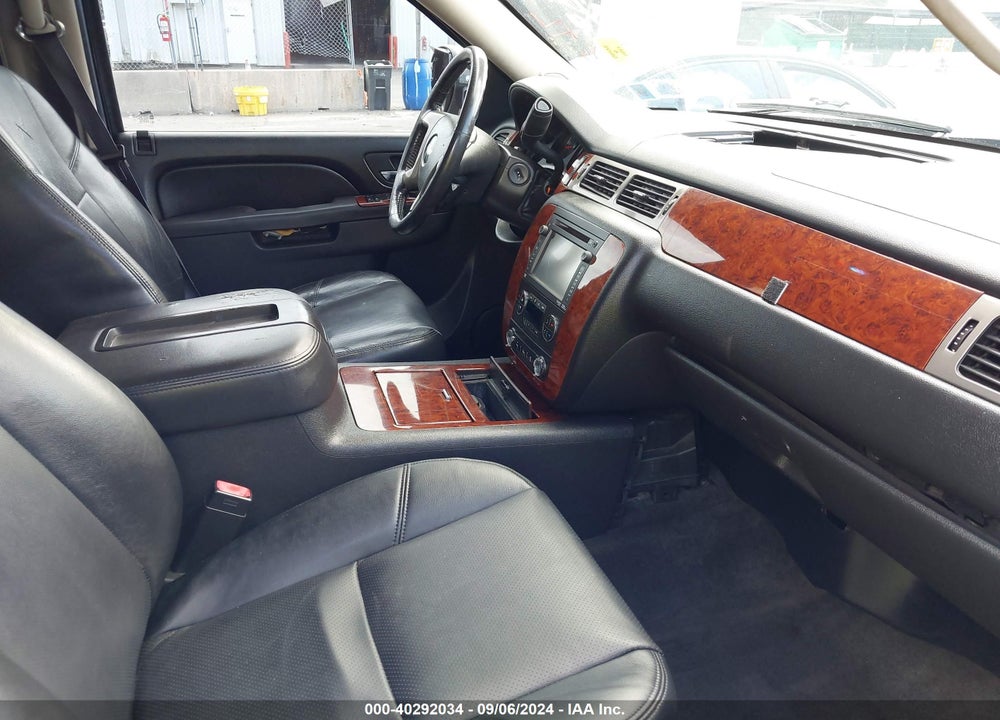 2014 CHEVROLET SUBURBAN 1500 LTZ VIN: 1GNSKKE73ER196918