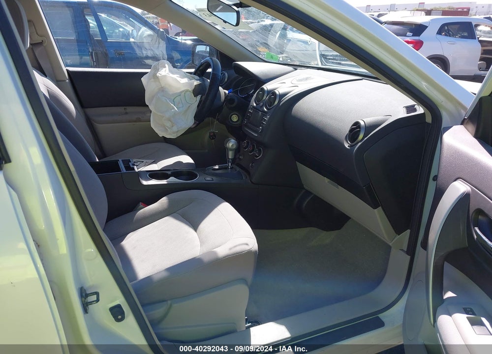 2014 NISSAN ROGUE SELECT S VIN: JN8AS5MT0EW600879