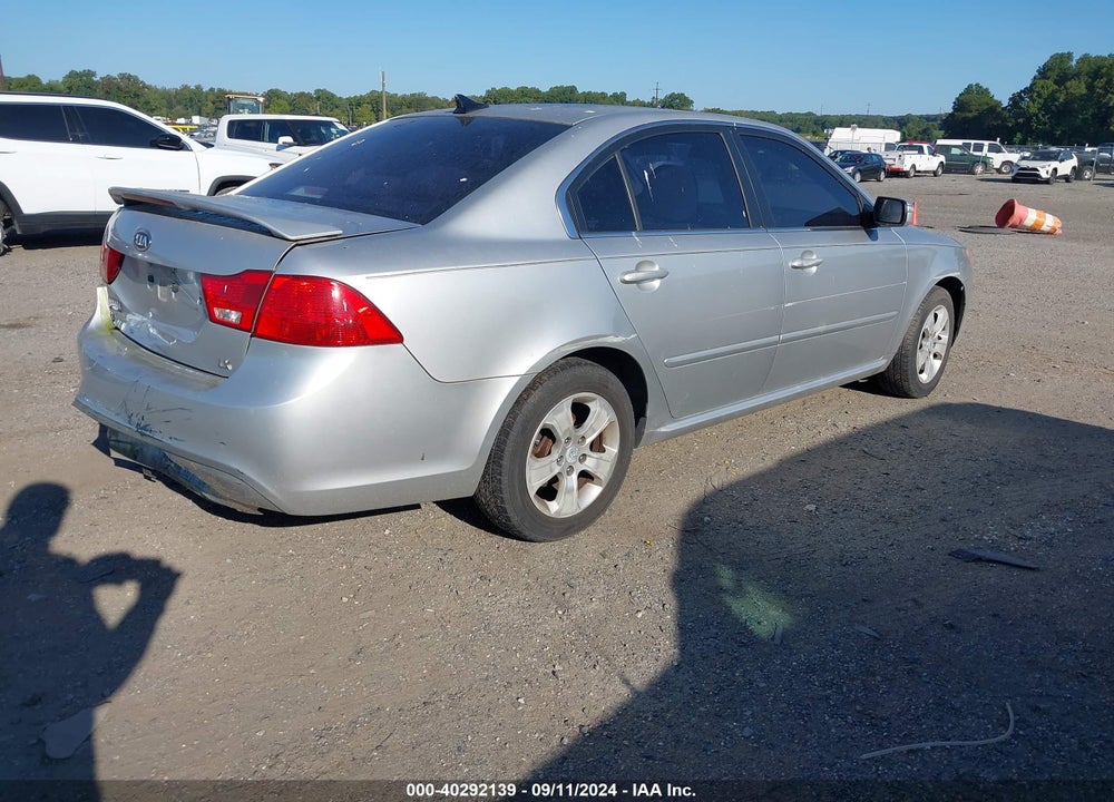 2009 KIA OPTIMA LX VIN: KNAGE228195325803