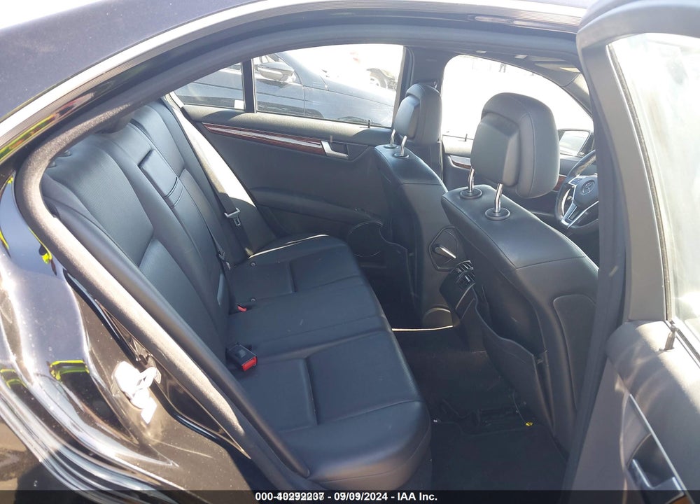 2012 MERCEDES-BENZ C 250 LUXURY/SPORT VIN: WDDGF4HB8CR217389