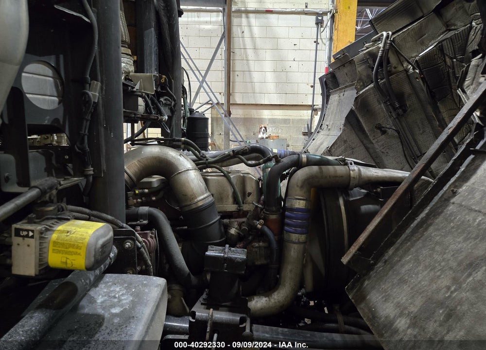 2015 MACK 600 LEU600 VIN: 1M2AU02C0FM009357
