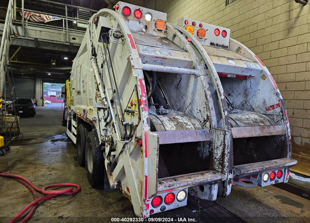 2015 MACK 600 LEU600 VIN: 1M2AU02C0FM009357