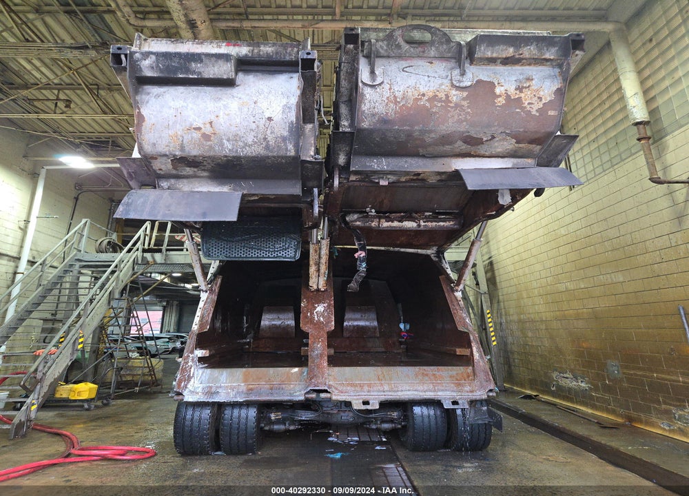 2015 MACK 600 LEU600 VIN: 1M2AU02C0FM009357
