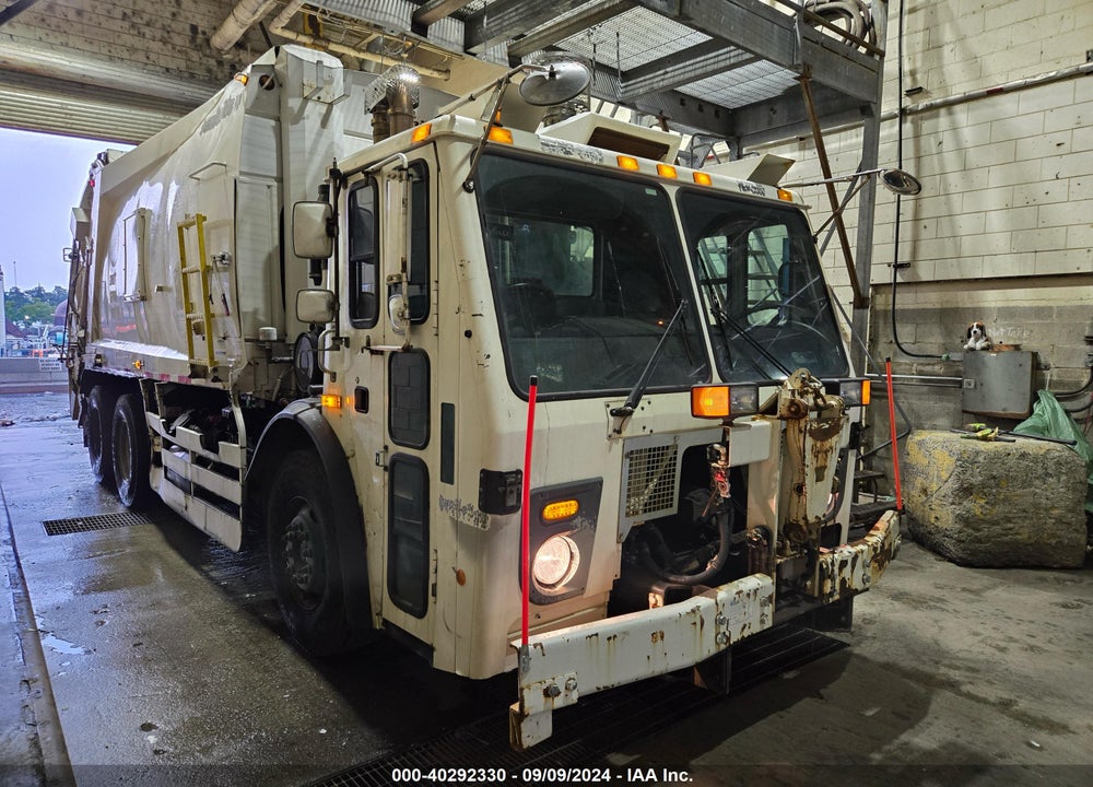 2015 MACK 600 LEU600 VIN: 1M2AU02C0FM009357