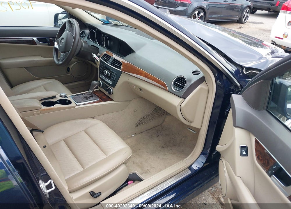 2013 MERCEDES-BENZ C 300 LUXURY 4MATIC/SPORT 4MATIC VIN: WDDGF8AB5DR251194