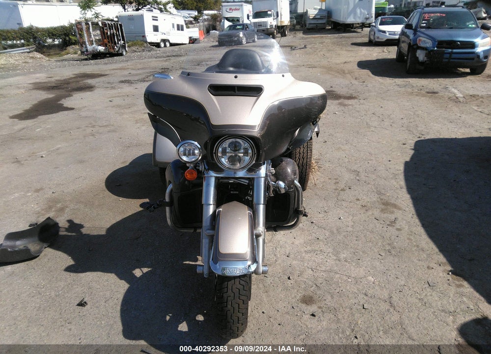 2023 HARLEY-DAVIDSON FLHTCUTG VIN: 1HD1MAF18PB860336