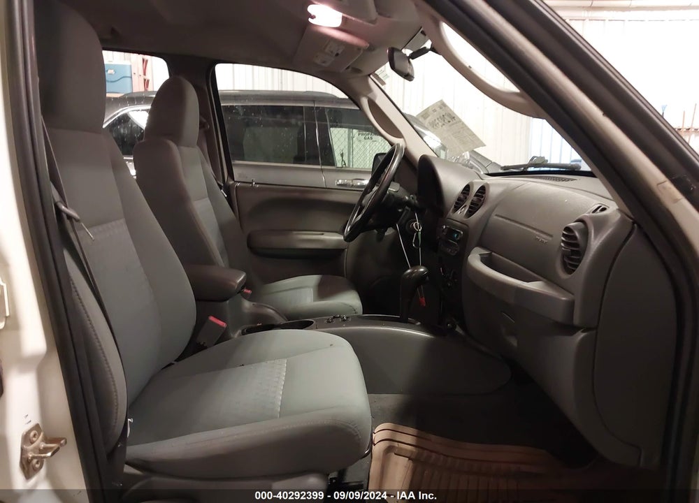 2005 JEEP LIBERTY SPORT VIN: 1J4GK48K45W620077
