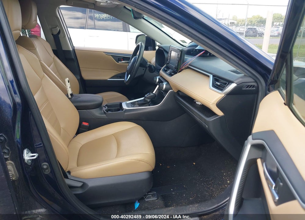2021 TOYOTA RAV4 XLE PREMIUM VIN: JTMA1RFV1MD071456